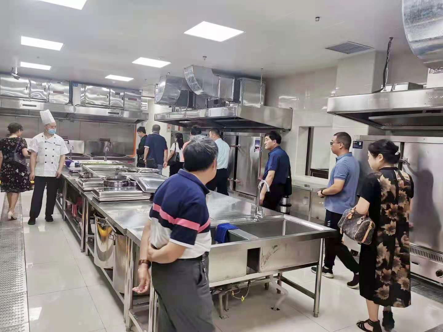 学校食堂91免费看黄片工程